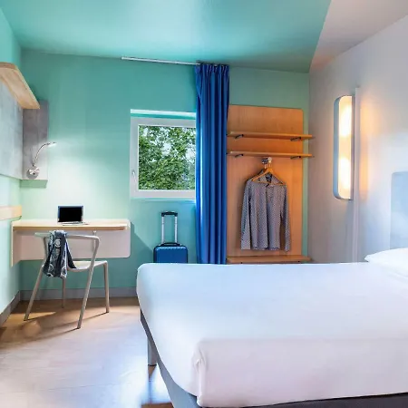 Ibis Budget Grigny Centre 2*