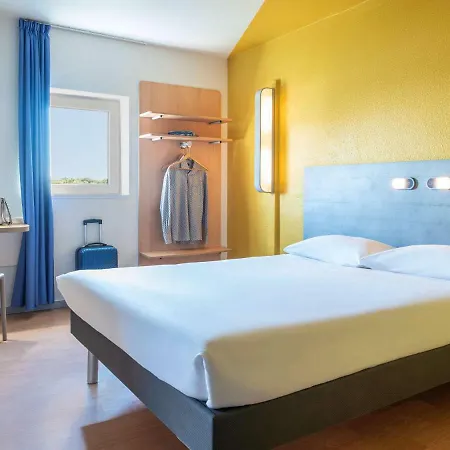 Ibis Budget Grigny Centre 2*