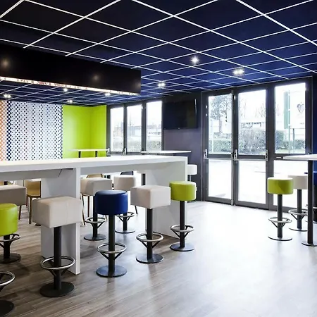 Ibis Budget Grigny Centre Hotel 2*