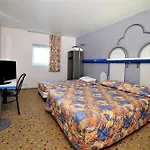 Ibis Budget Centre 2*