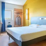 Ibis Budget Centre 2*