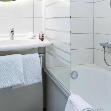 Ibis Budget Centre 2*