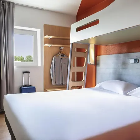 Ibis Budget Centre 2*