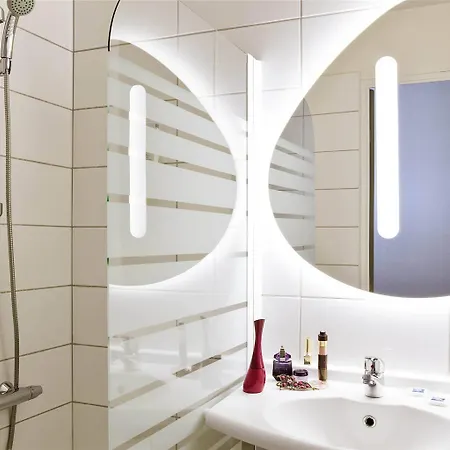 Ibis Budget Centre Hotel 2*